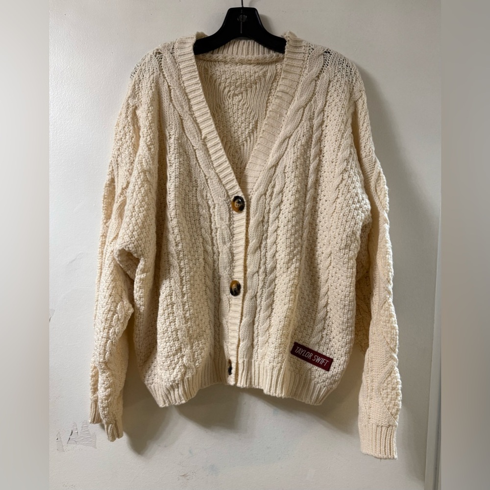 Taylor Swift Taylors Version Red Album Cardigan Size M/L, pre-owned - Picture 3 of 9